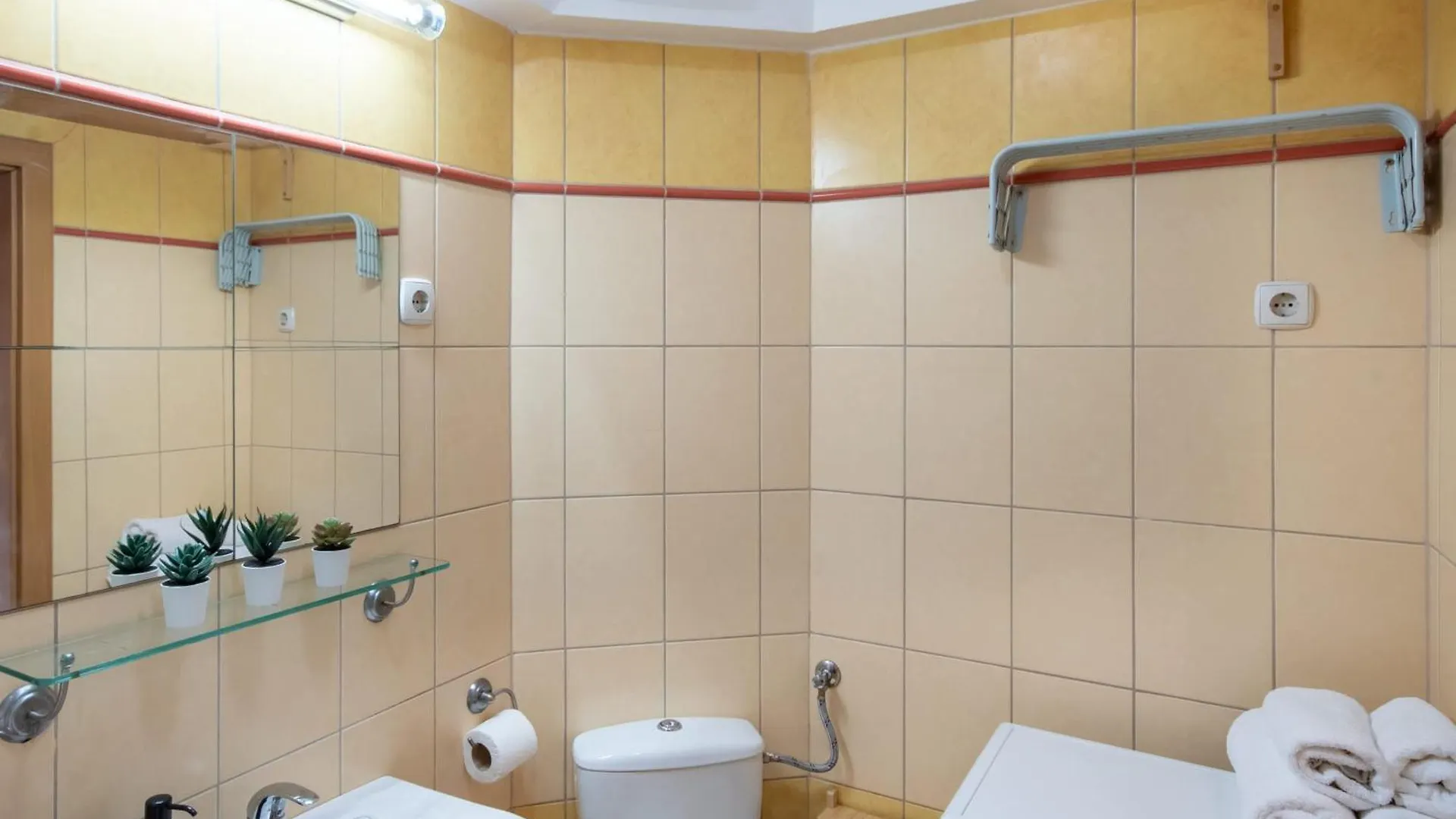 Central - Modern - Comfy بودابست