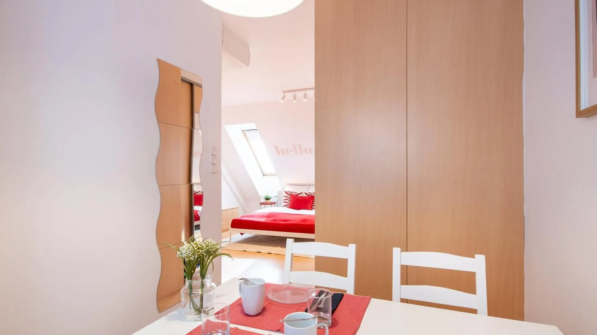 Central - Modern - Comfy بودابست شقة